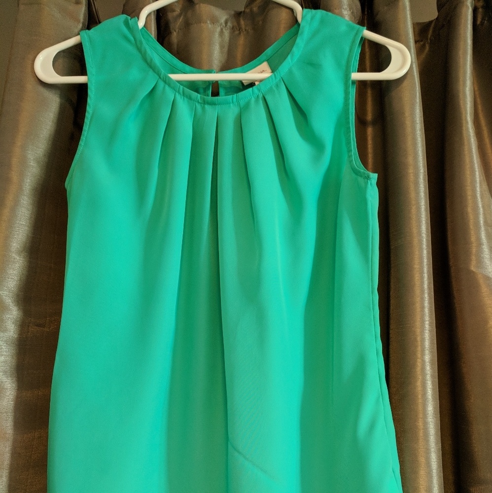 Pleated Scoop Neck Emerald Green Tank